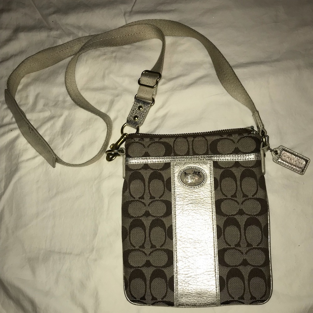 Coach messenger crossbody purse